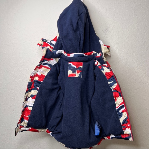 Tommy Hilfiger Toddler Camo Puffer Jacket Polyester 24M Red Blue Tan White - Picture 7 of 9